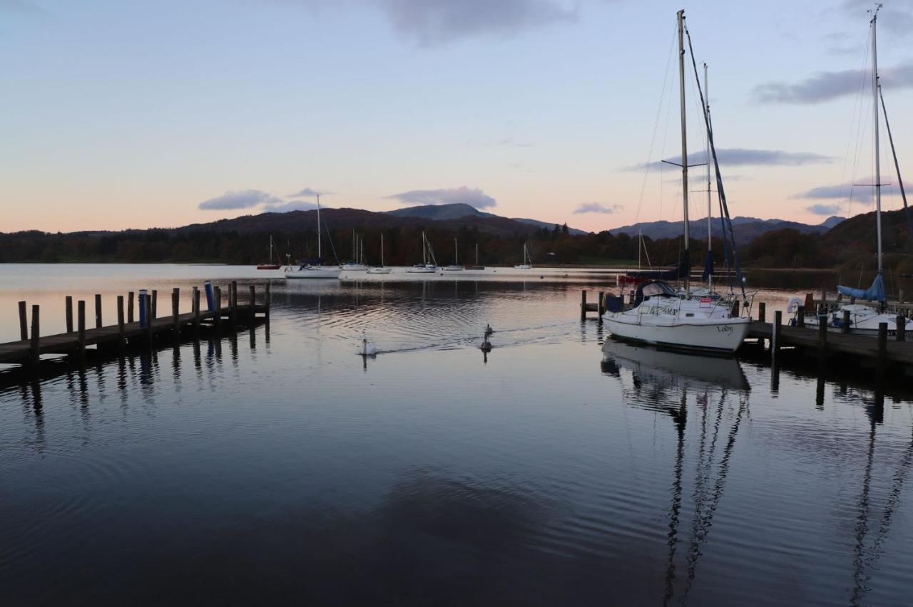 Brand New - Contemporary - 2 Bedroom - 2 Bathroom - Spacious Apartment - Lake Views Ambleside Bagian luar foto